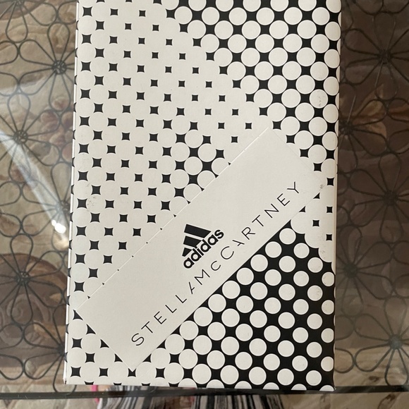 Women’s Adidas STELLA MCCARTNEY Tennis Shoes - Picture 13 of 13